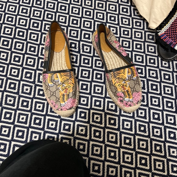 Ladies designer shoes - Picture 2 of 15